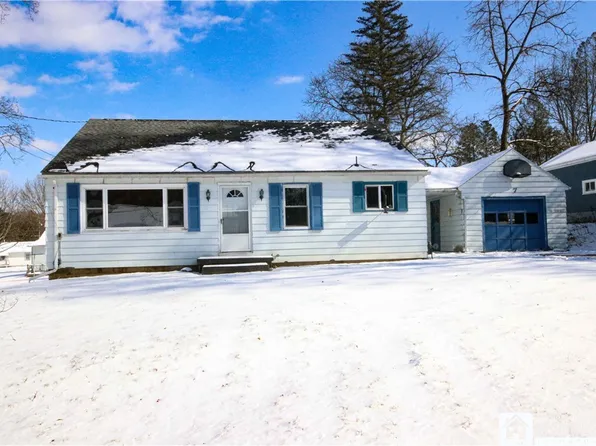 17 Lowe St, Lakewood, NY 14750