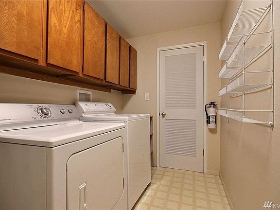 5th image of 11827 Glendale Way S