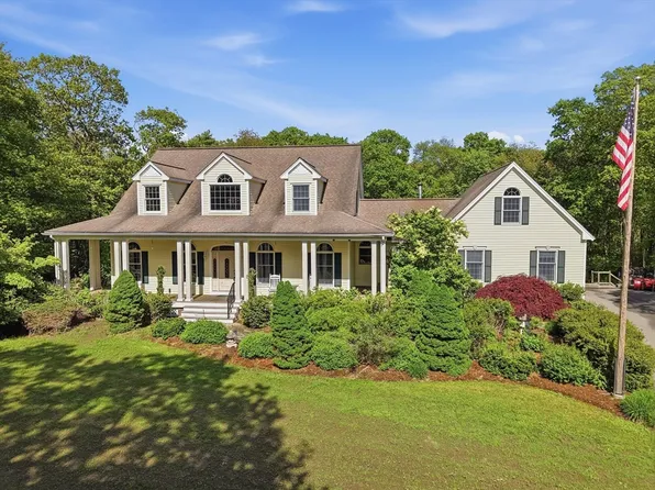 332 Division Rd, Dartmouth, MA 02748