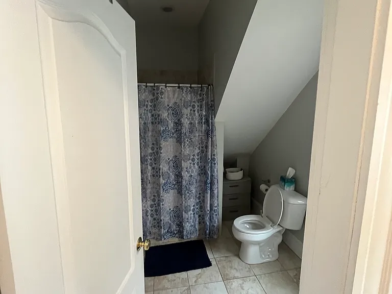 219 W 2nd St #2 — Photo 21
