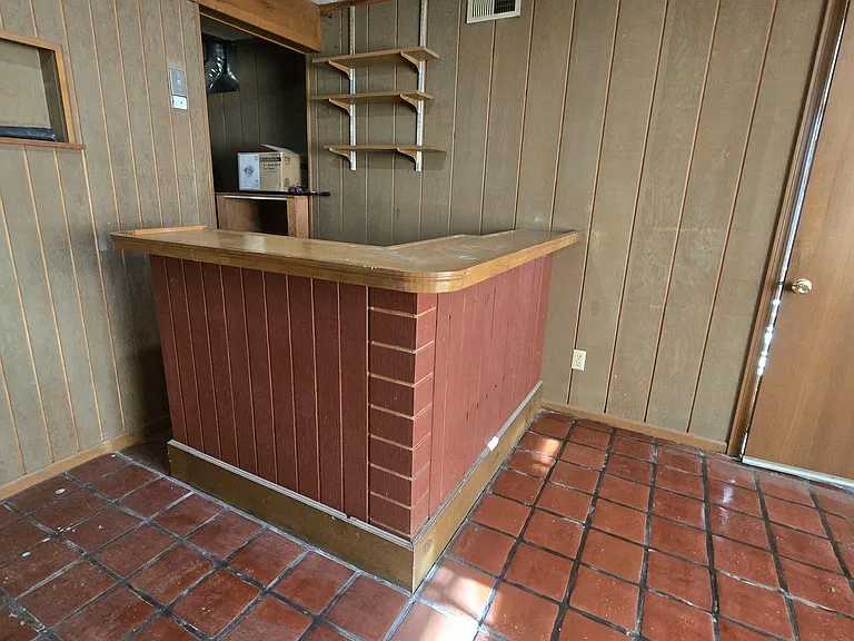 5900 Larson Ave — Photo 16