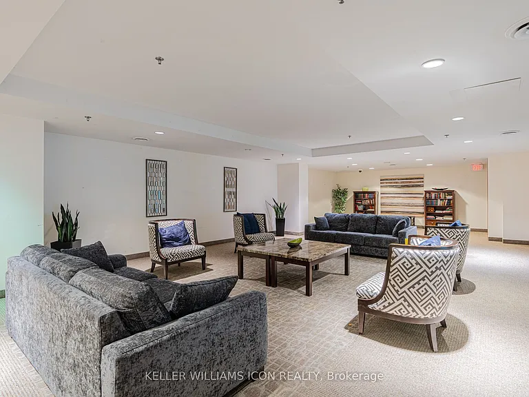 242 Rideau St #1202 — Photo 22