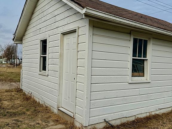 3rd image of 1400 W 13th St