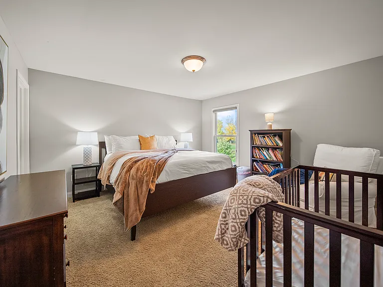10599 Geist View Dr — Photo 35