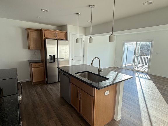 3rd image of 4252 Blackburn Dr
