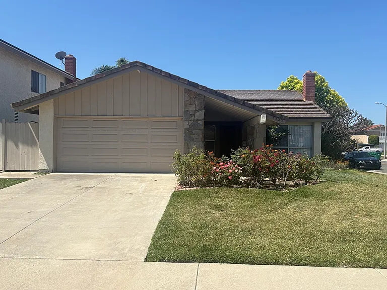 3922 Ash St — Photo 1