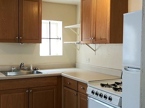3rd image of 285-287 S Lafayette St #289