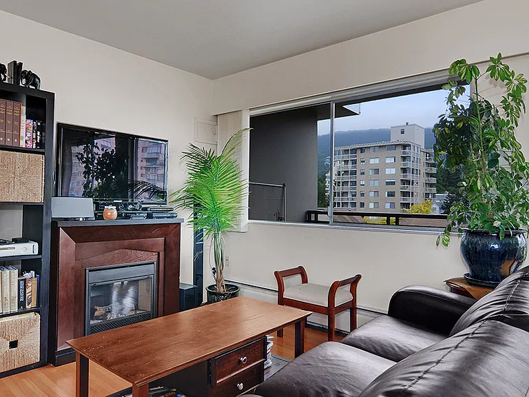 1370 Clyde Ave #405 — Photo 3