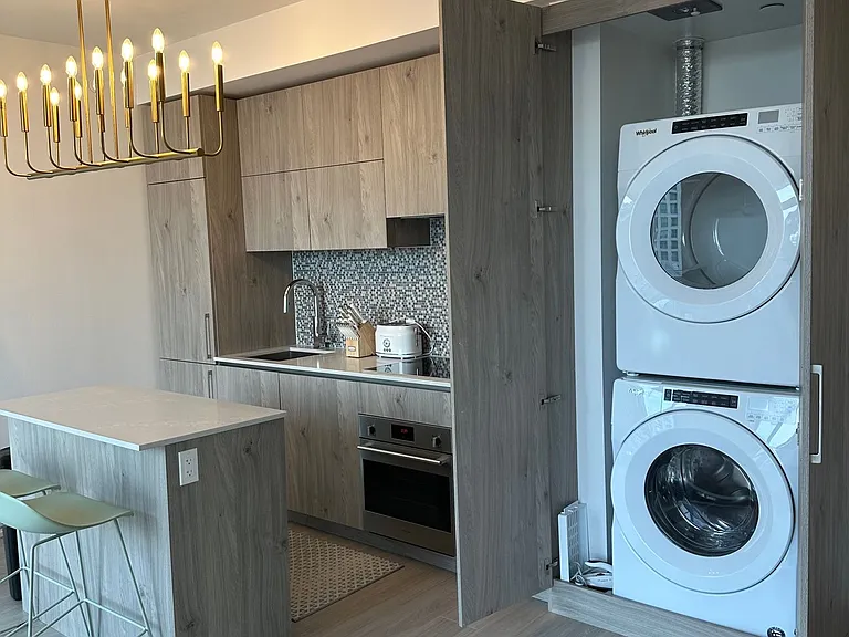 1 Yorkville Ave #1611 — Photo 12