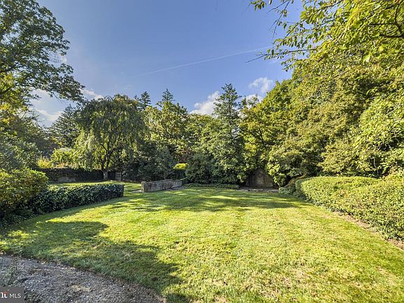 3rd image of 155 Hodge Rd