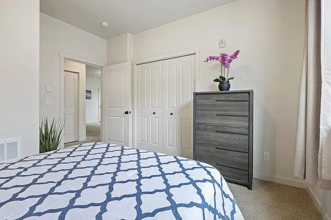 7907 NE Rockne Way — Photo 18