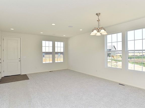 2nd image of 3125 Hawthorne Ln