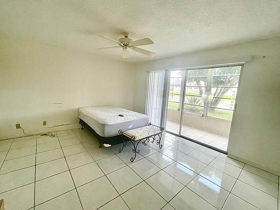 4th image of 107 Wellington Dr E #A