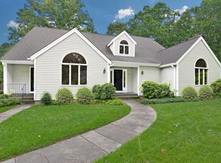 10 Circle Rd, Darien, CT 06820