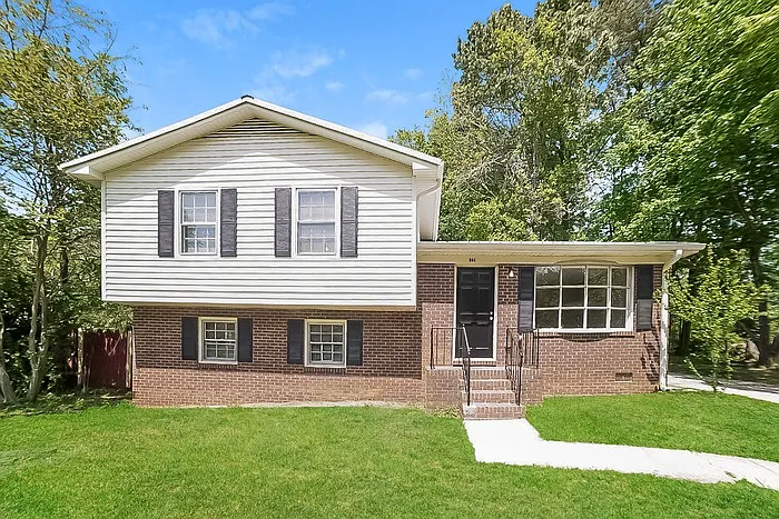 4 bed, 2.0 bath, 1655 sqft, $1,865 — Photo 1
