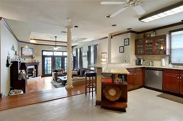 3 bed, 2.0 bath, 1784 sqft, $2,800 — Photo 3