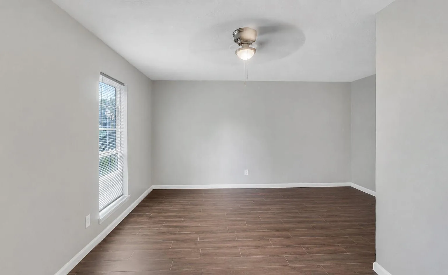 2 bed, 1.0 bath, 1000 sqft, $1,425 — Photo 2