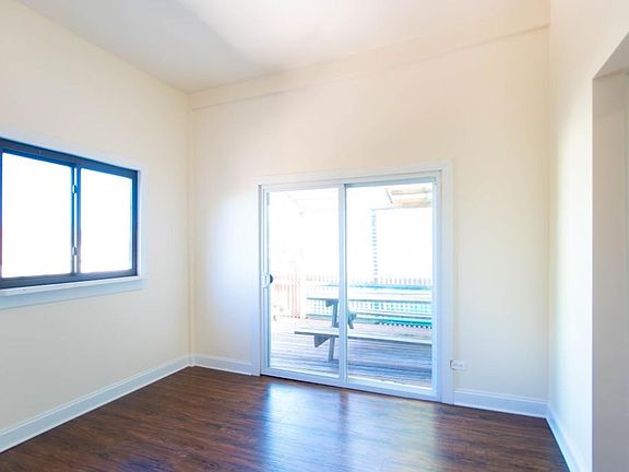 3rd image of 2955 N Milwaukee Ave #N2