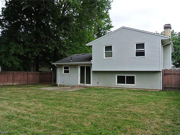 3rd image of 417 Carol Ln