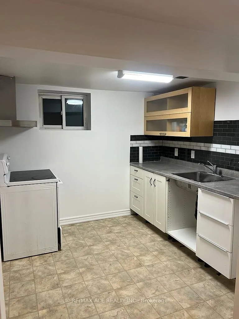 3 bed, $1,950 — Photo 4