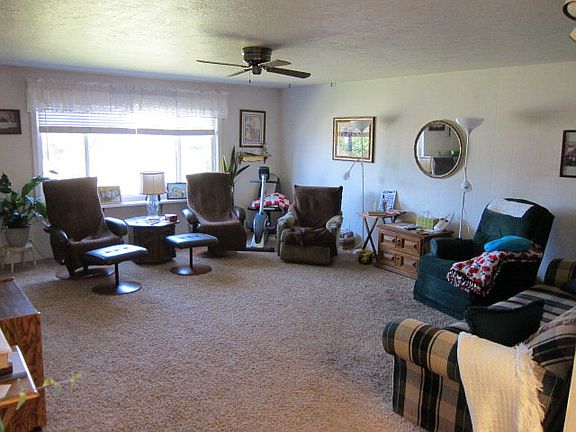 5th image of 447 NE Carey Ct