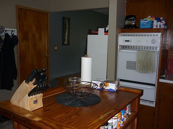 5th image of 834 Tampa Ln