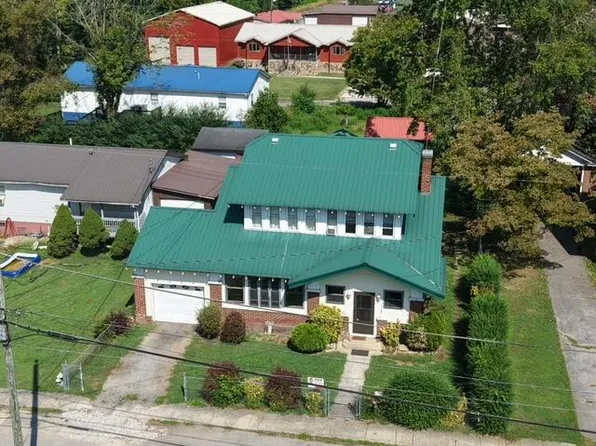56 Meade St, Kermit, WV 25674