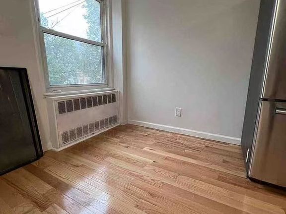 4th image of 2672 Ford St #2