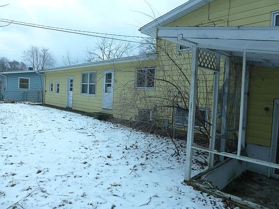 4th image of 414 N Shore Dr