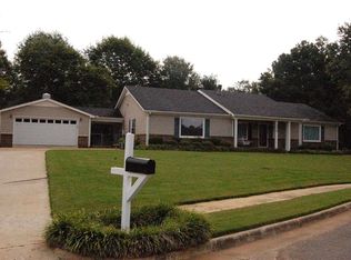 7519 Amanda Cir SW, Huntsville, AL 35802