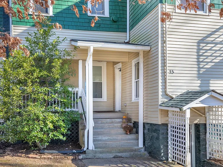 15 Grindstaff Dr #4 — Photo 3