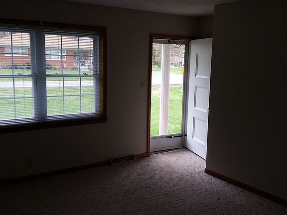 4th image of 910 Brookhaven Dr