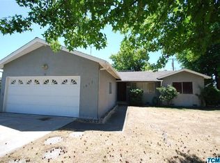 1613 W Arlen Ave, Visalia, CA 93277