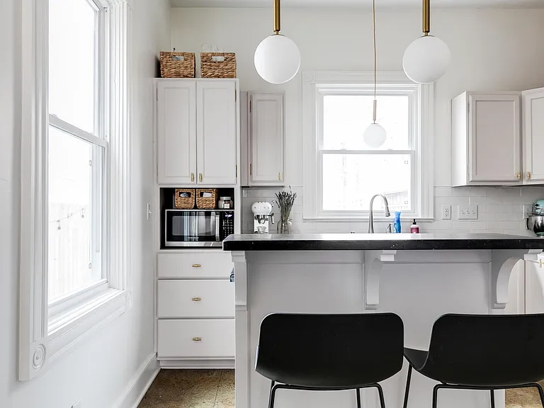 2206 E Marshall St — Photo 13