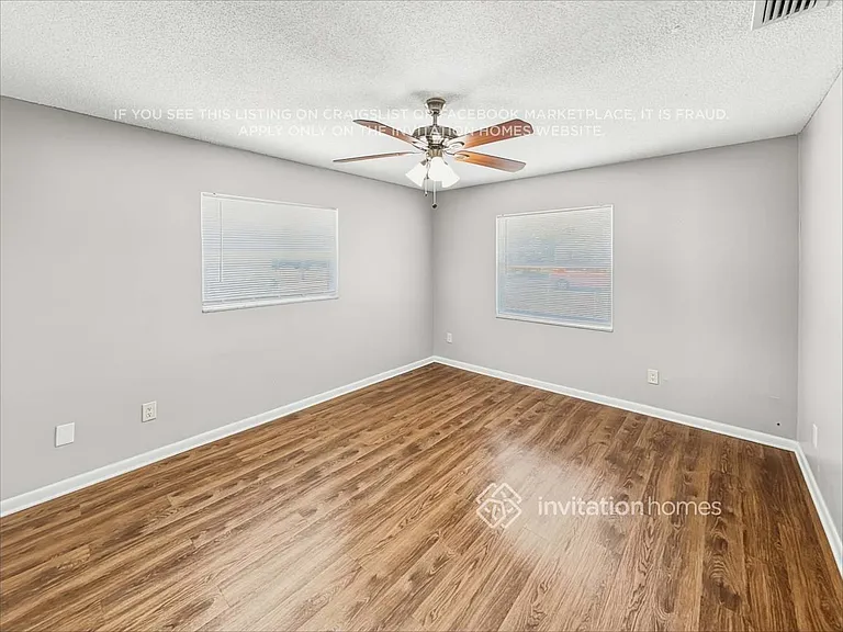 900 Vincent Dr — Photo 11