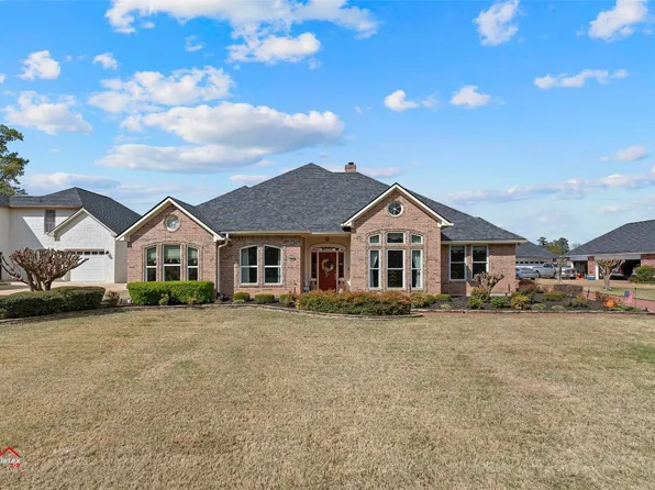 208 Hilton Head Dr, Benton, LA 71006