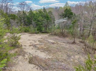 612AC N Cave Valley Rd, Byrdstown, TN 38549