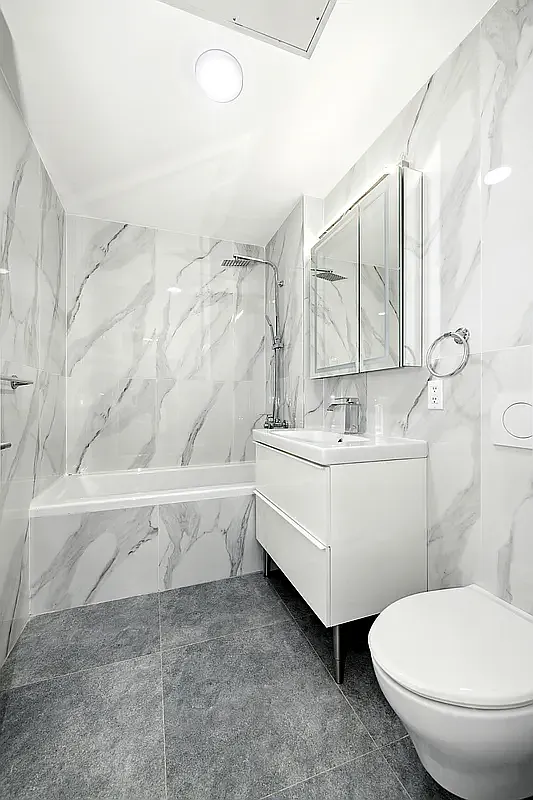 571 Ocean Parkway — Photo 3