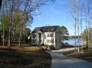 201 Waters Edge Rd, Greenwood, SC 29649