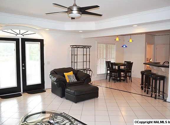 5th image of 220 Kelsey Lynn Ln