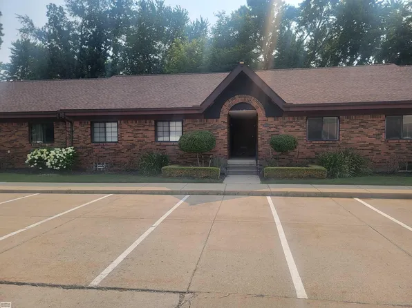38610 Harrison Creek Ct, Harrison Township, MI 48045