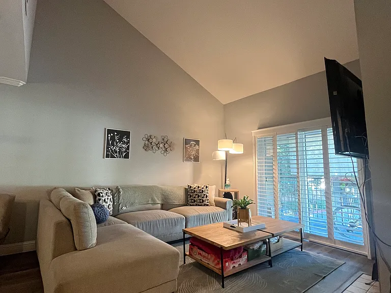 2401 Eilers Ln #1106 — Photo 2