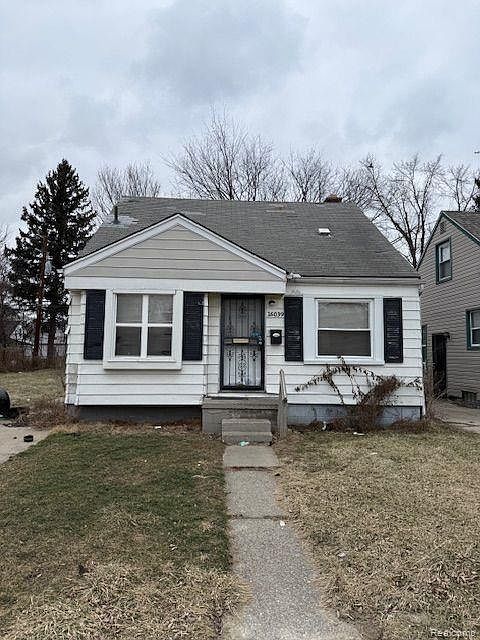 1st image of 16039 Fairmount Dr