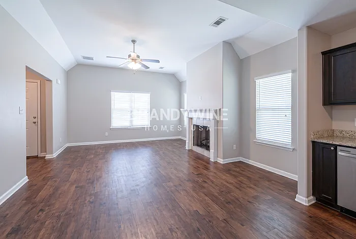 2260 Webbing Dr — Photo 4