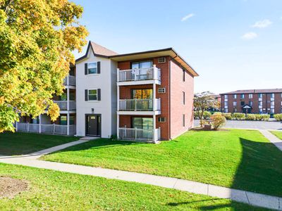 291 Gregory St APT 6, Aurora, IL, 60504