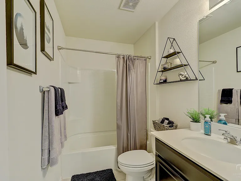 2207 Heaton St — Photo 20