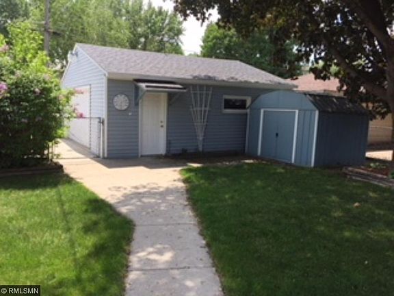 4th image of 492 Van Buren Ave