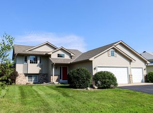 314 Hogan Dr, Montrose, MN 55363