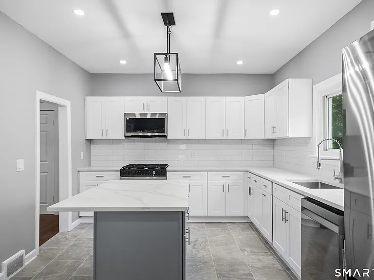 275 Riverview Ave — Photo 10