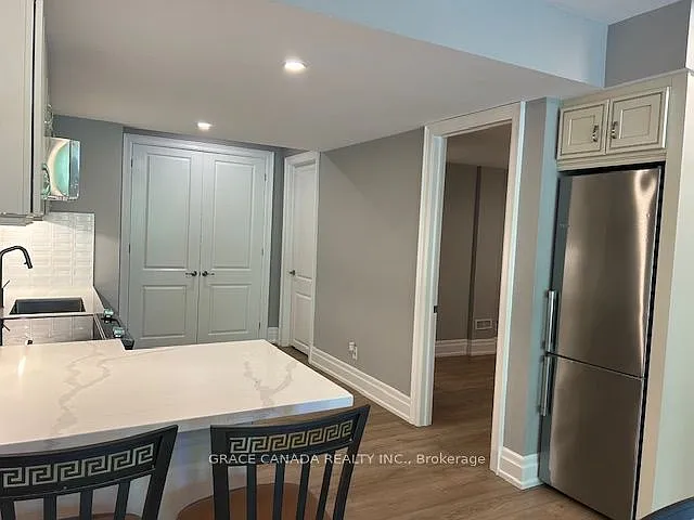 3130 Hines Dr #LOWER — Photo 8